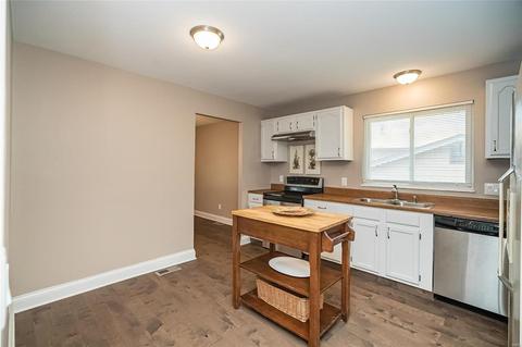 558 Vosshill, Ballwin, MO 63021 photo 9