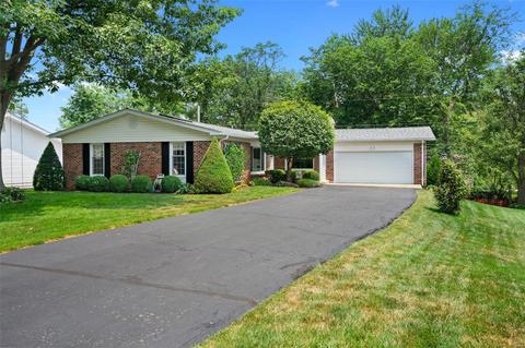 260 Pine Tree Ln, Ballwin, MO 63011 photo 1