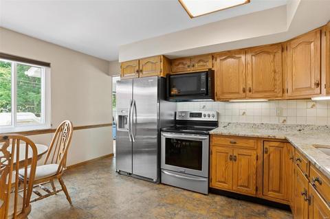 260 Pine Tree Ln, Ballwin, MO 63011 photo 9
