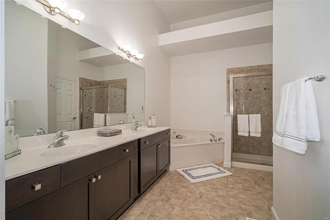 613 Stonebrook Ct, Chesterfield, MO 63005 photo 21