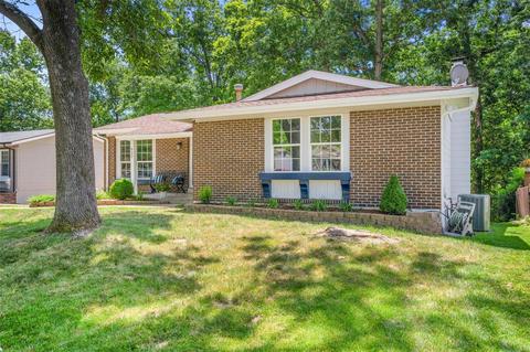 627 Turfwood Dr, Ballwin, MO 63021 photo 3