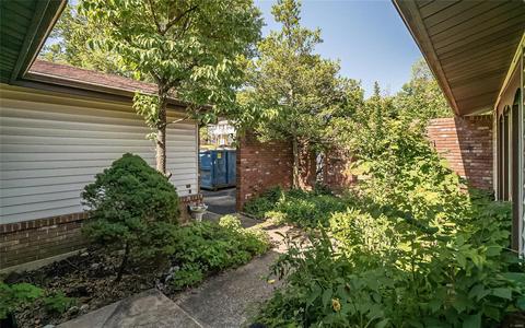 210 Monroe Mill Dr, Ballwin, MO 63011 photo 6