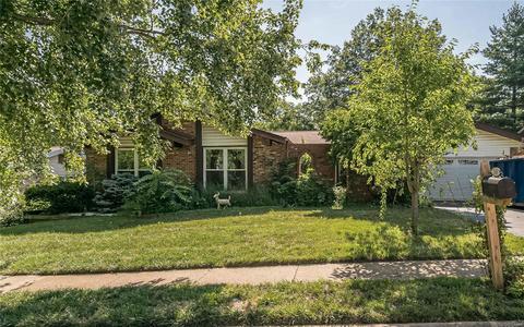 210 Monroe Mill Dr, Ballwin, MO 63011 photo 2