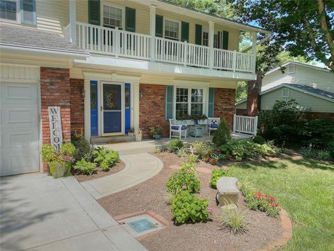 655 Crowsnest, Ballwin, MO 63021 photo 2