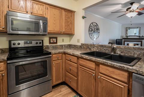 835 Woodside Trails Dr, Ballwin, MO 63021 photo 8
