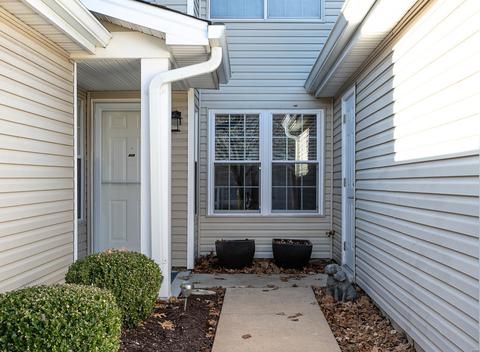 835 Woodside Trails Dr, Ballwin, MO 63021 photo 2