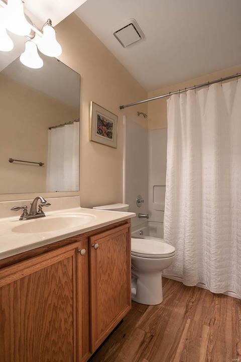 835 Woodside Trails Dr, Ballwin, MO 63021 photo 9