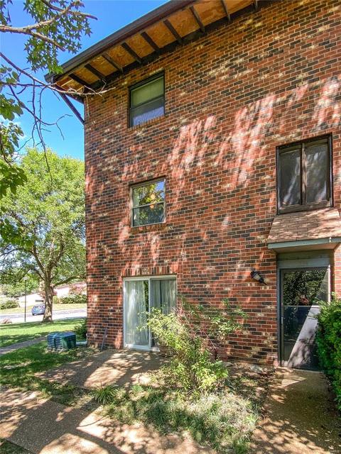331 Carmel Woods Dr, Ellisville, MO 63021 photo 1