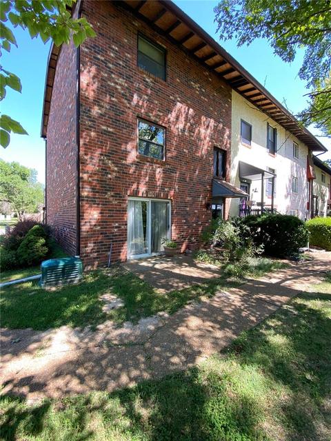 331 Carmel Woods Dr, Ellisville, MO 63021 photo 3