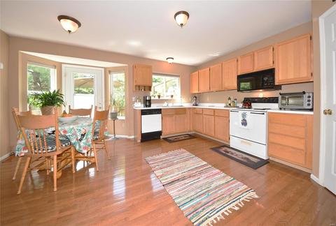 576 Elm Crossing Ct, Ballwin, MO 63021 photo 9