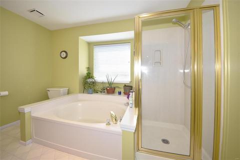 576 Elm Crossing Ct, Ballwin, MO 63021 photo 26