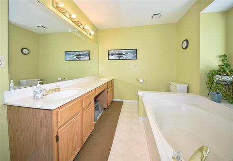 576 Elm Crossing Ct, Ballwin, MO 63021 photo 25