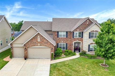 6563 Devonhurst Dr, Saint Louis, MO 63129 photo 1