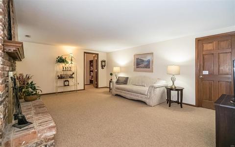 1427 Dietrich Oaks Dr, Ballwin, MO 63021 photo 24