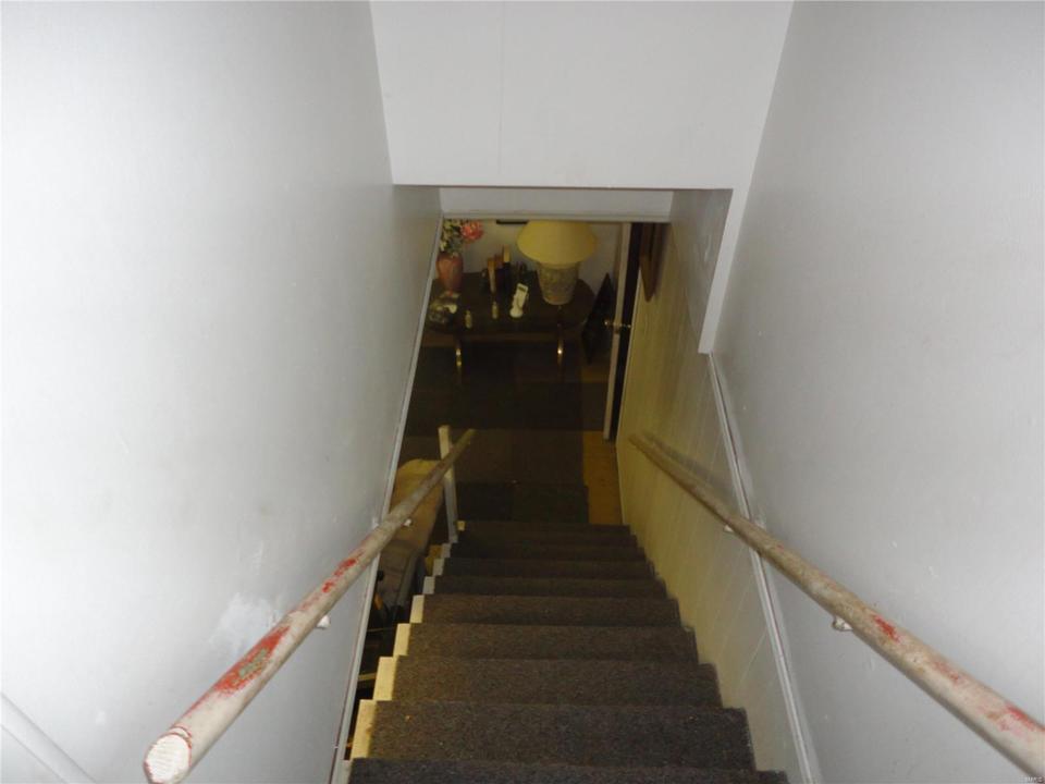  9654 Mesa, Saint Louis, MO 63132 photo 17