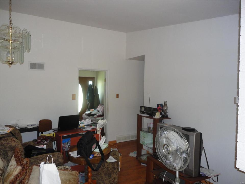  9654 Mesa, Saint Louis, MO 63132 photo 7