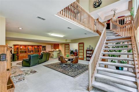 975 Timber Glen Ln, Ballwin, MO 63021 photo 18