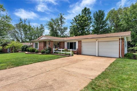 105 Little Hill Ct, Ballwin, MO 63011 photo 3