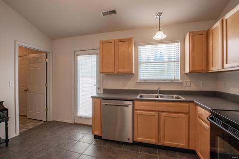 106 Hawks Haven Dr, O'fallon, MO 63368 photo 9