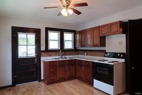3841 Fee Fee Rd, Bridgeton, MO 63044 photo 3