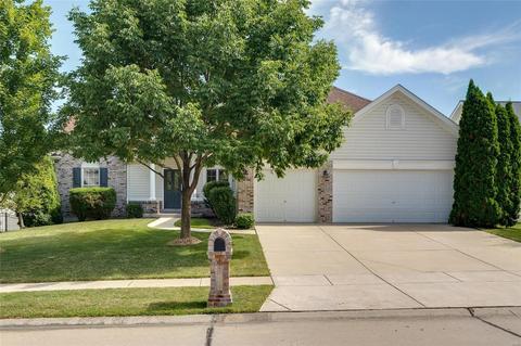 712 Jamesport Dr, O'fallon, MO 63366 photo 1