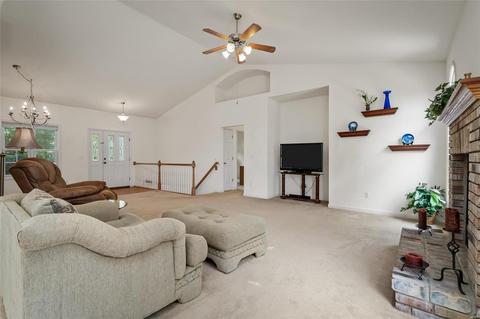 712 Jamesport Dr, O'fallon, MO 63366 photo 7