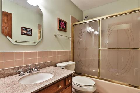 1807 Waterford Ridge Dr, Ballwin, MO 63021 photo 32