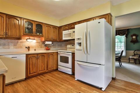 1807 Waterford Ridge Dr, Ballwin, MO 63021 photo 10
