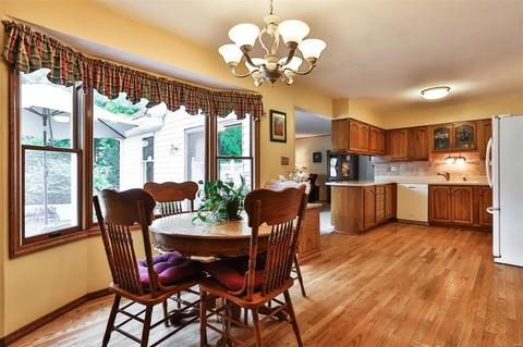 1807 Waterford Ridge Dr, Ballwin, MO 63021 photo 14