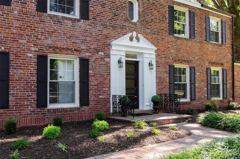 110 Pointer Ln, Saint Louis, MO 63124 photo 2