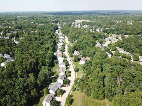 418 Gateford Dr, Ballwin, MO 63021 photo 3