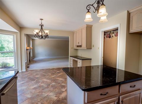 243 Windy Acres Estates Dr, Ballwin, MO 63021 photo 4