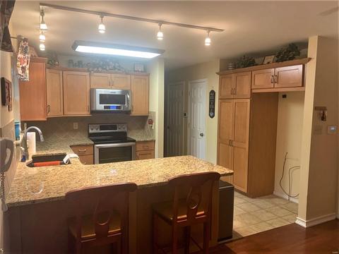 421 Arbor Spring Dr, Ballwin, MO 63021 photo 7