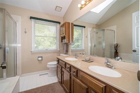 607 Valley Point Ln, Ballwin, MO 63021 photo 24