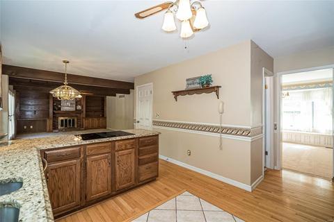 607 Valley Point Ln, Ballwin, MO 63021 photo 15