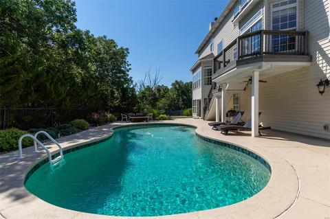 1711 Carman Rdg, Ballwin, MO 63021 photo 2