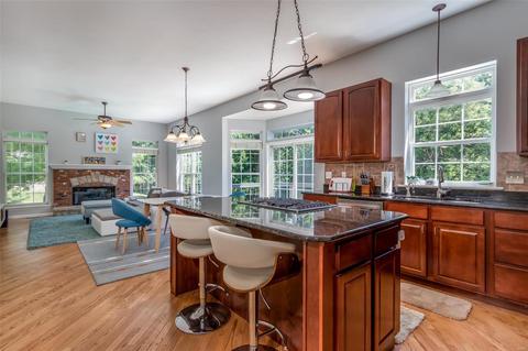 1711 Carman Rdg, Ballwin, MO 63021 photo 4
