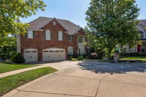 1711 Carman Rdg, Ballwin, MO 63021 photo 1