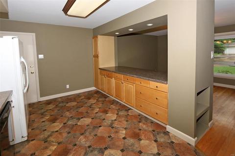 6823 Burkemo, Saint Louis, MO 63129 photo 8