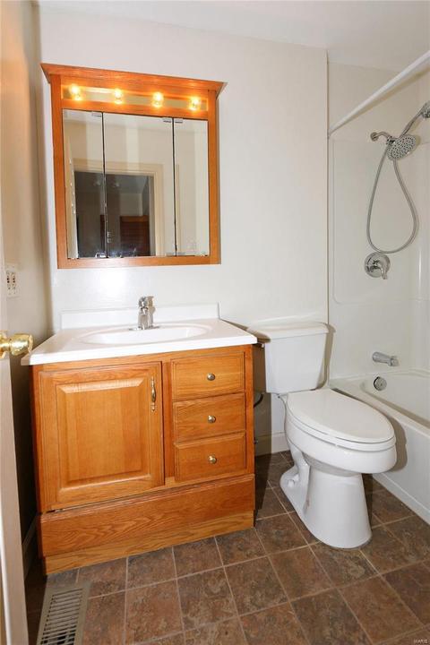 6823 Burkemo, Saint Louis, MO 63129 photo 25
