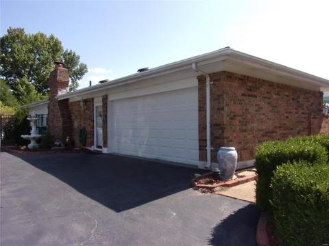 742 Henry Ave, Ballwin, MO 63011 photo 2