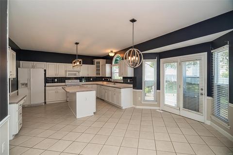 355 Brookhaven Dr, O'fallon, MO 63368 photo 13