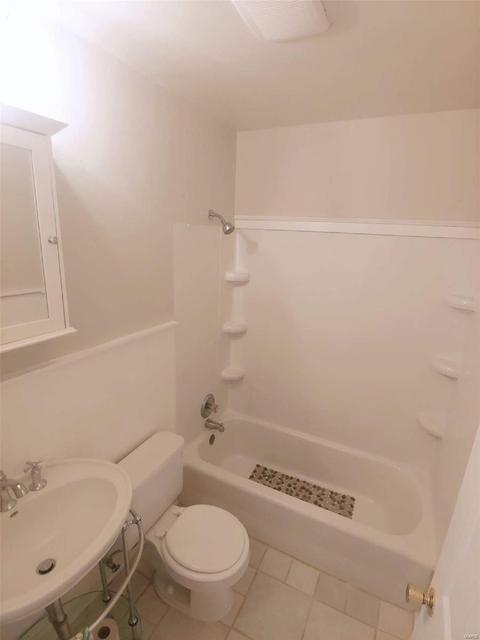 420 Chamberlin Dr, Ballwin, MO 63021 photo 8