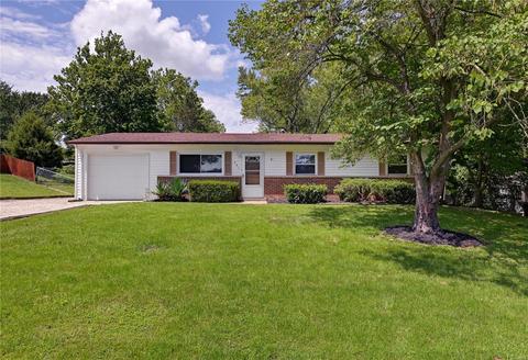 241 Howard Dr, Ballwin, MO 63021 photo 1