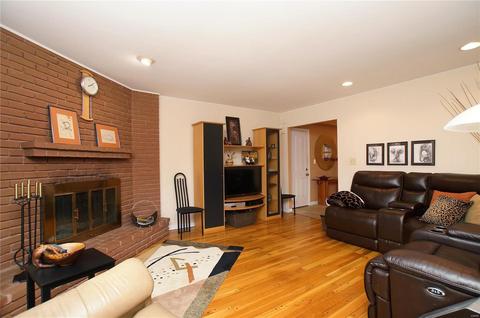 837 Green Lantern Ln, Ballwin, MO 63011 photo 14