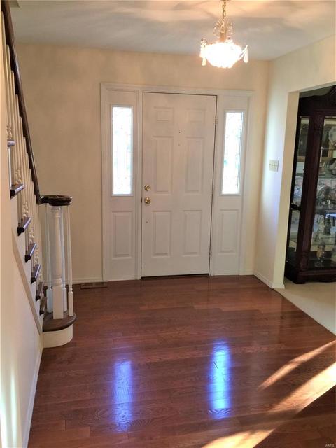 520 Lering, Ballwin, MO 63011 photo 2