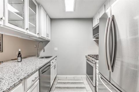 252 Glandore #D, Ballwin, MO 63021 photo 4