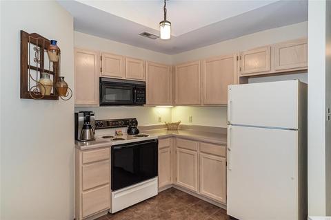 1304 Crossings Ct #D, Ballwin, MO 63021 photo 9