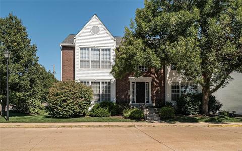 1304 Crossings Ct #D, Ballwin, MO 63021 photo 1