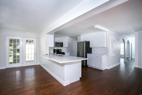 331 Turfwood Dr, Ballwin, MO 63021 photo 9